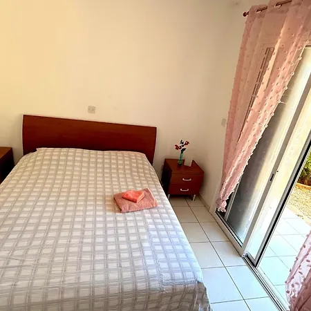 빌라 Private House In Paphos *