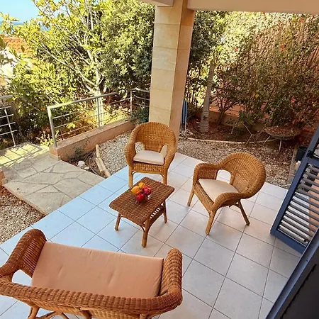 Private House In Paphos Vila