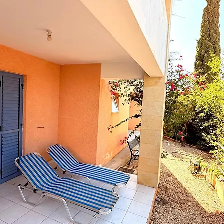 Private House In Paphos Vila *