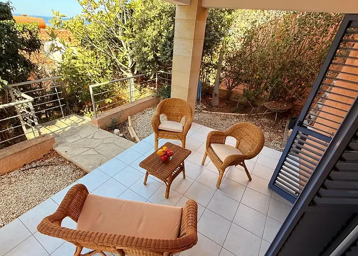 Private House In Paphos Vila