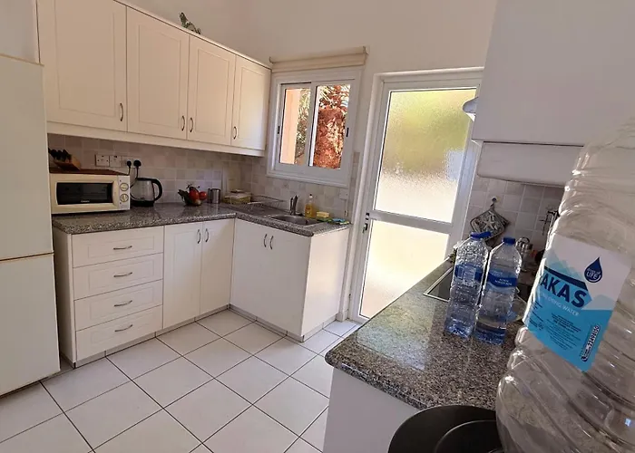 Private House In Paphos Βίλα *