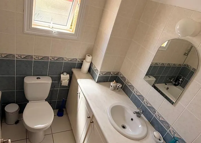 Vila Private House In Paphos Klorakas